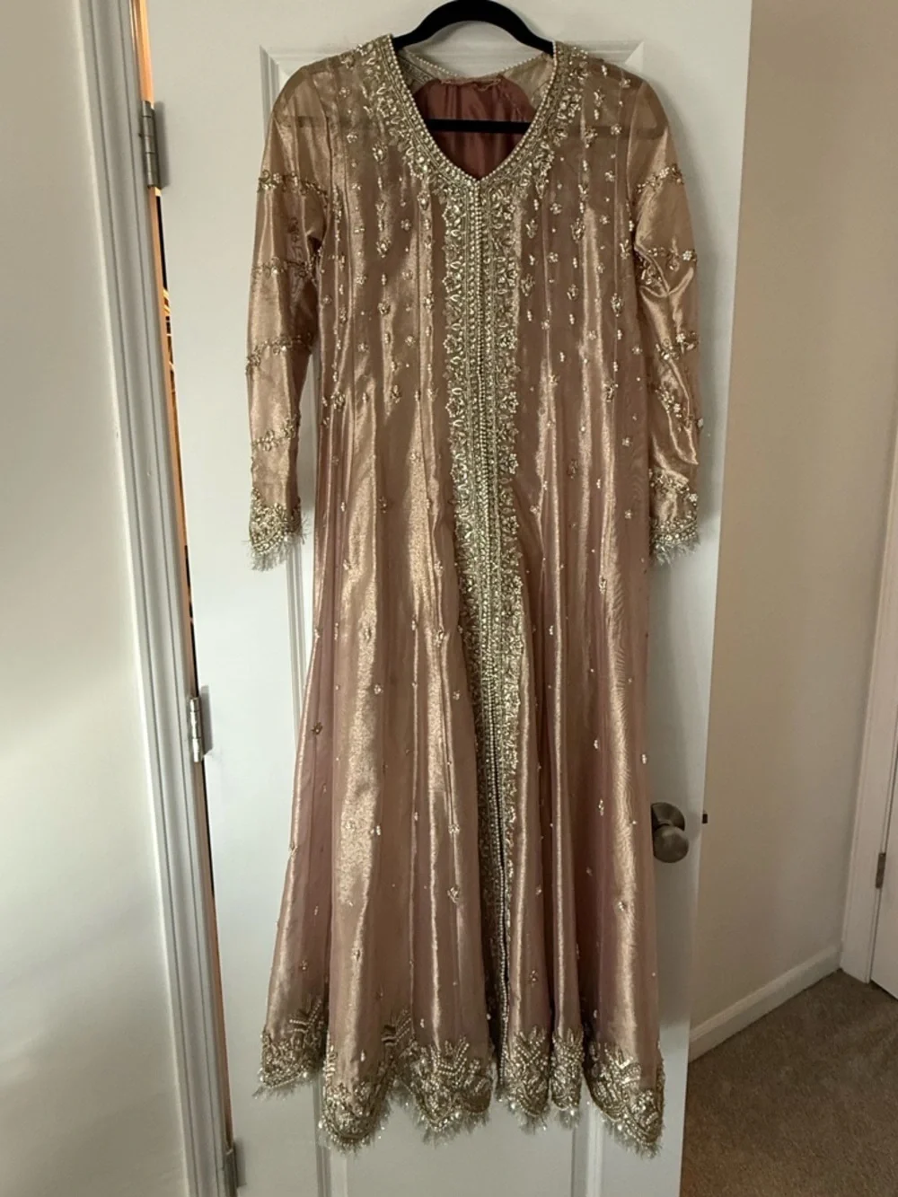 Zainab Zulfiqar formal lehnga with long shirt - Picture 3 of 13